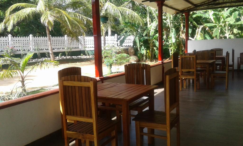 Hotel Flamingo Anuradhapura Exterior photo