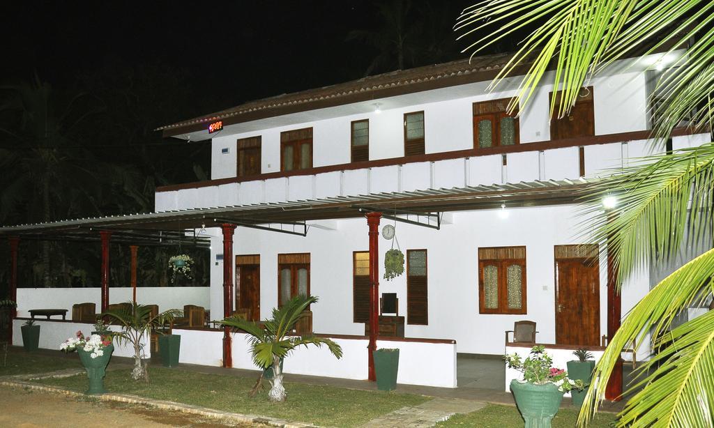 Hotel Flamingo Anuradhapura Exterior photo